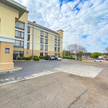 Готель Oyo Townhouse Jackson - Ridgeland Екстер'єр фото