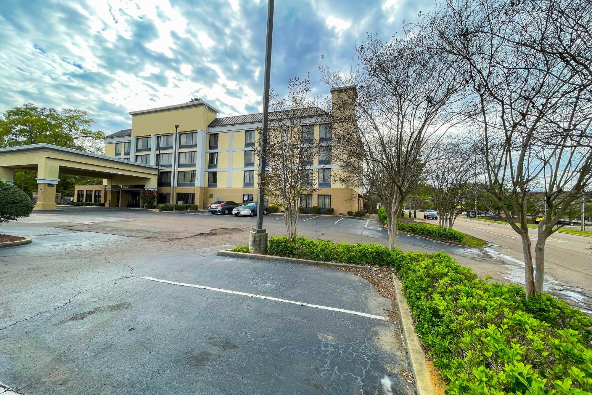 Готель Oyo Townhouse Jackson - Ridgeland Екстер'єр фото