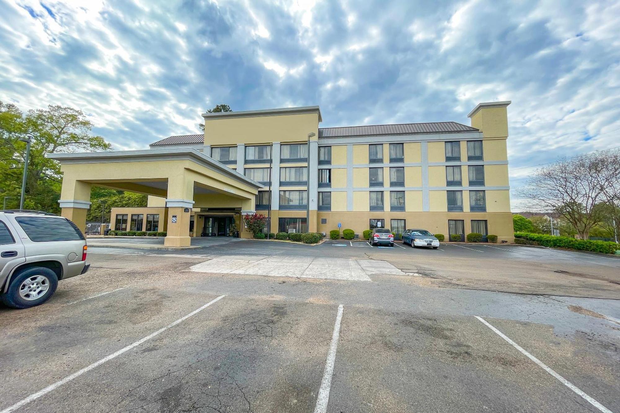 Готель Oyo Townhouse Jackson - Ridgeland Екстер'єр фото